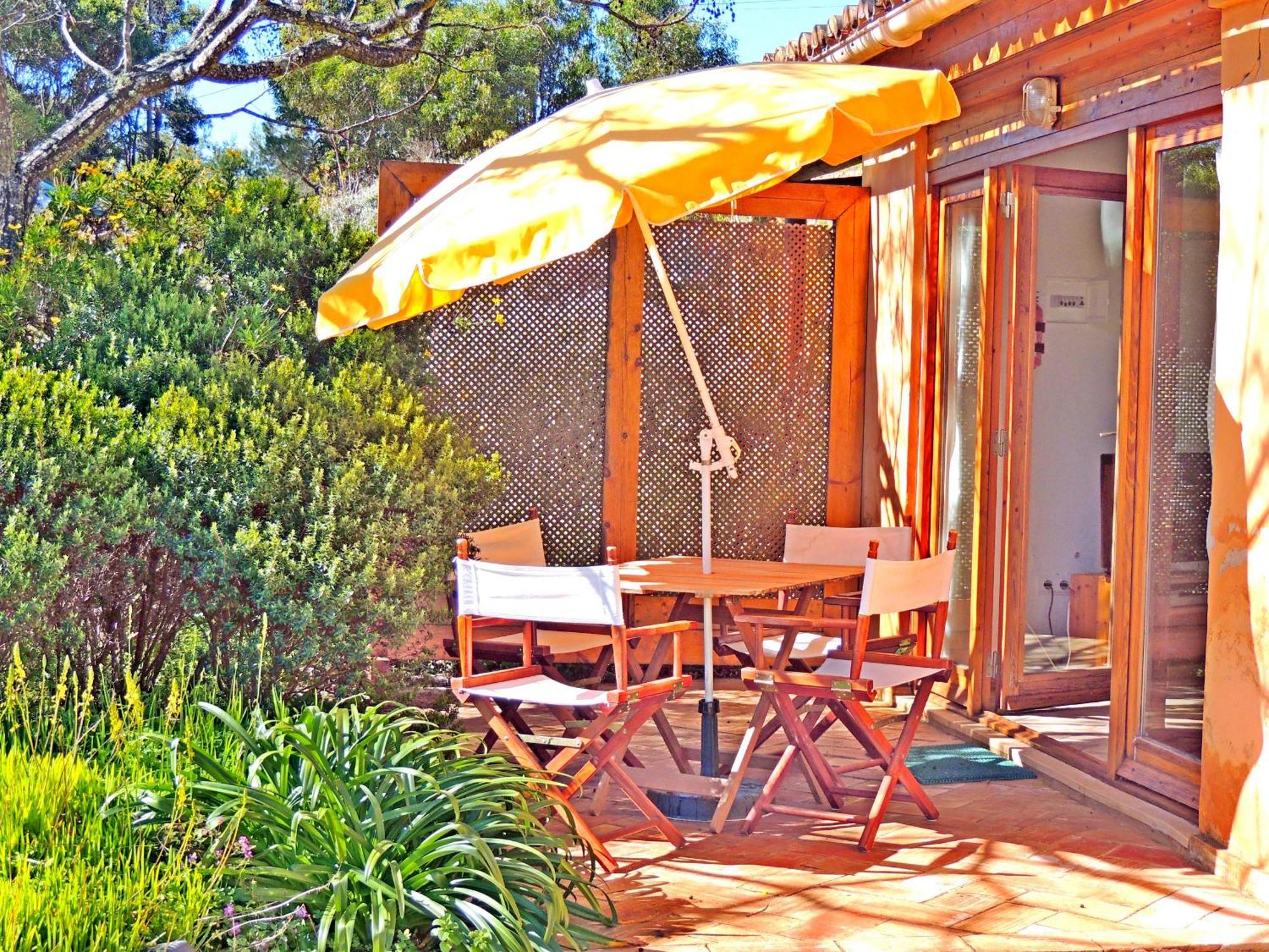 Casa Dos Sonhos: Eco-friendly Retreat With Private Terrace